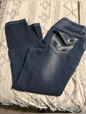 4/$16 Rue21 Dark Blue Boot Cut Stretch Denim Capris with Embroidered Back Pocket